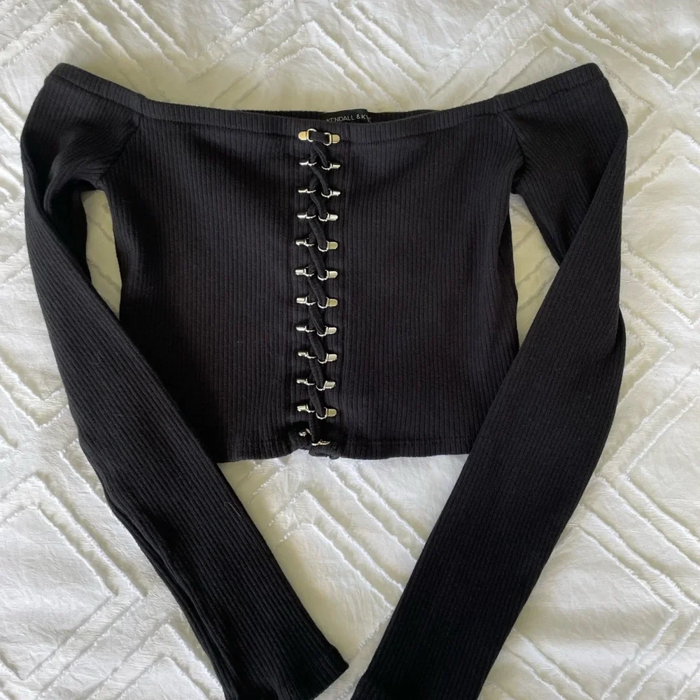 Kendall & Kylie Off The Shoulder Crop Top - Picture 1 of 4